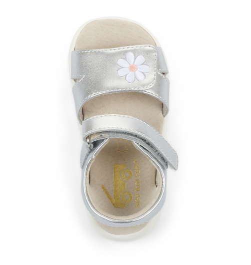 Olivia III | Silver Flower