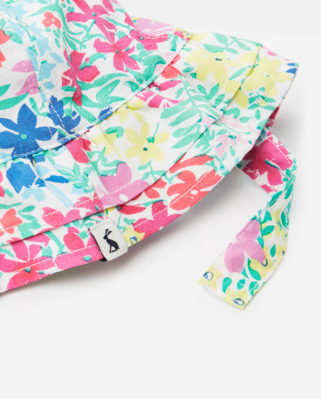 Buzzy White Floral Hat