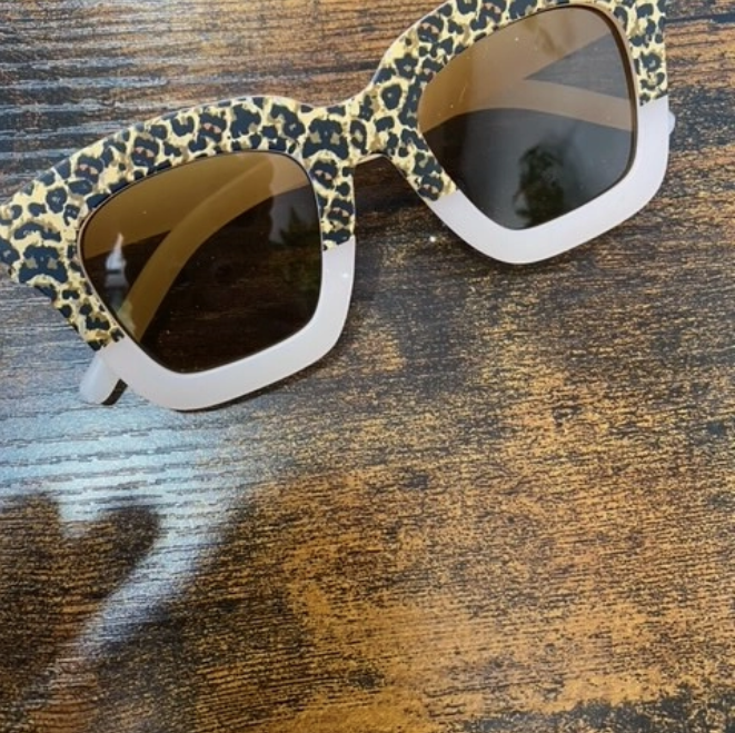 Lisette Sunglasses | Cheetah Pink