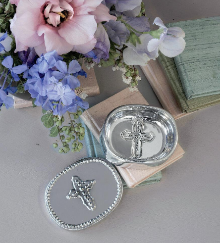 6826 Peek-A-Boo Cross Oval Keepsake Box