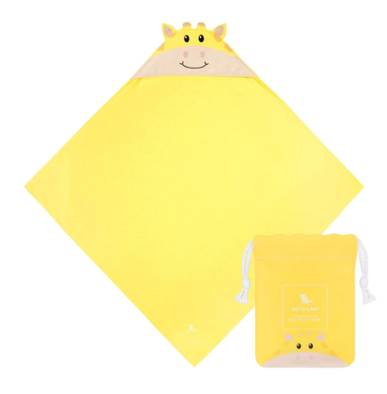 Greta Giraffe Hooded Baby Towel