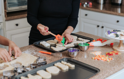 Trick or Treat Deluxe Cookie Decorating Set