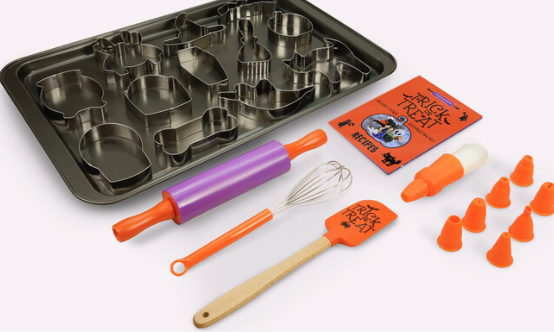 Trick or Treat Deluxe Cookie Decorating Set